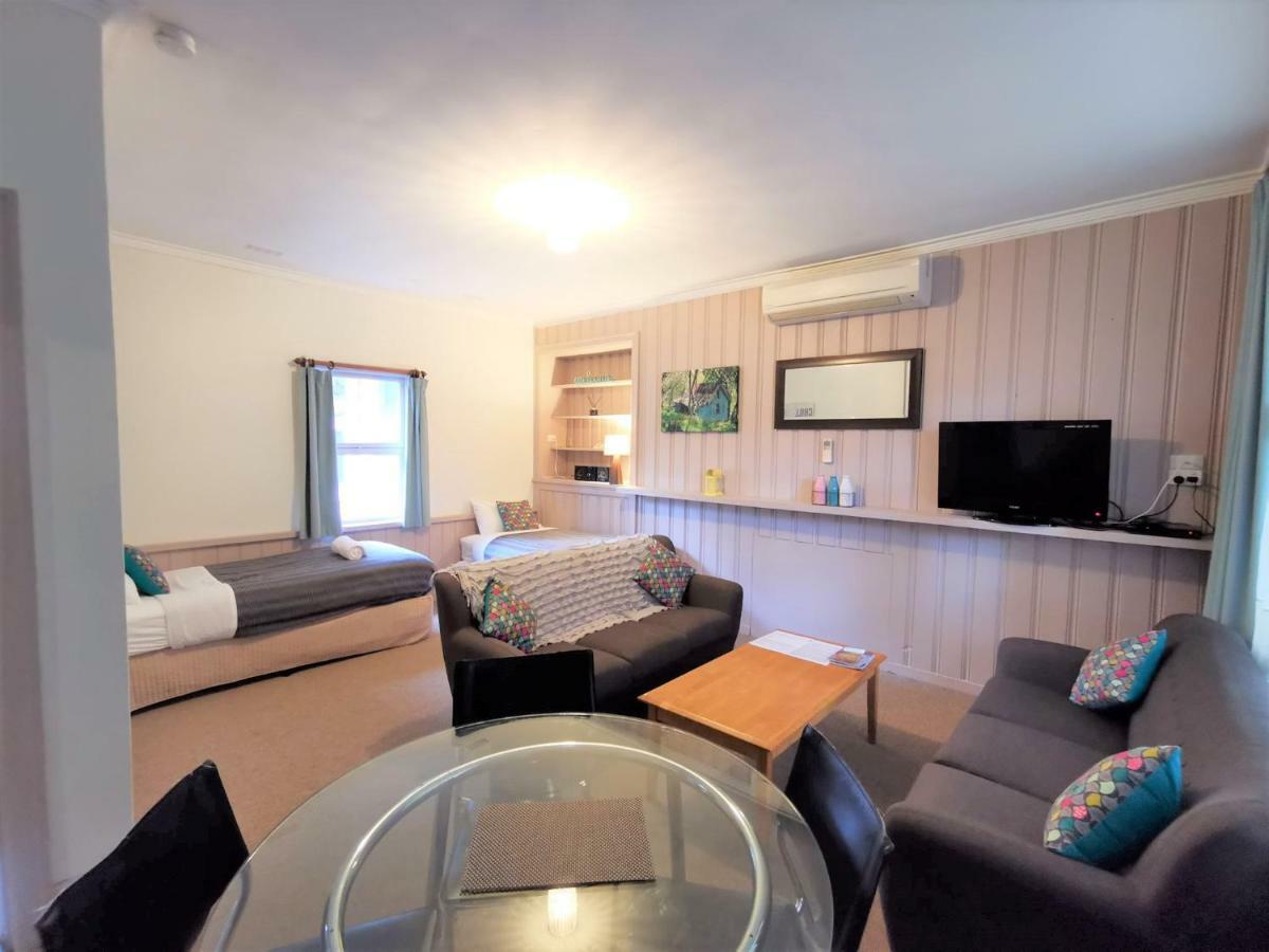 Elm Lodge Bright Luaran gambar